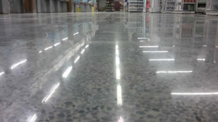 Moderna Pisos - Piso Esportivo - Concreto Lapidado - Piso Epóxi - Cimento Queimado